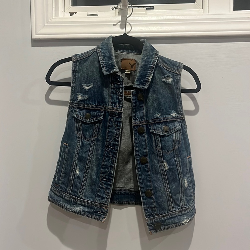 American eagle Denim vest, barely warn